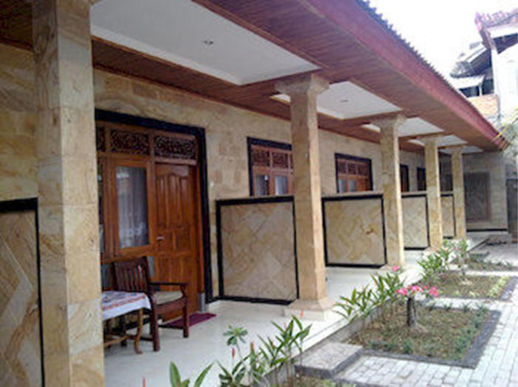 Mahendra Beach Inn Kuta Lombok Buitenkant foto